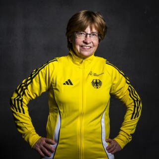 Heike Naujoks Credential Photo